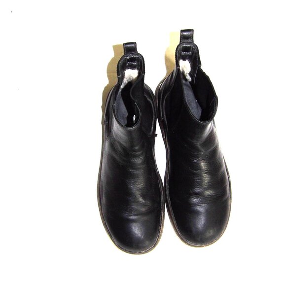 UGGs Size 11 Men\'s Black Boots main image 7